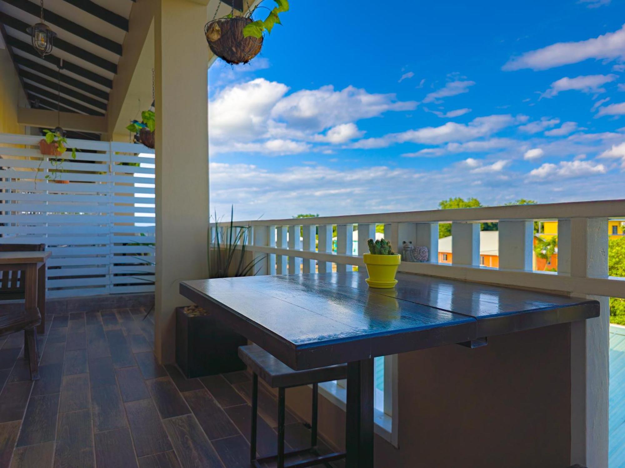 Louis' Apartments Placencia Exteriör bild